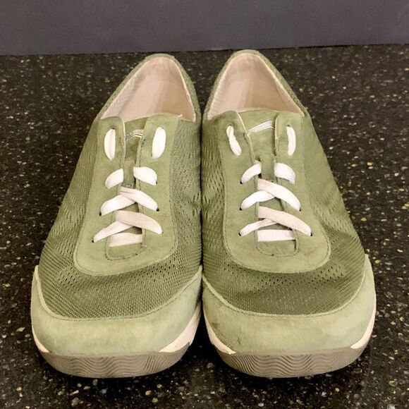 Dansko Hayes Olive Green Mesh Sneakers. - Picture 2 of 8